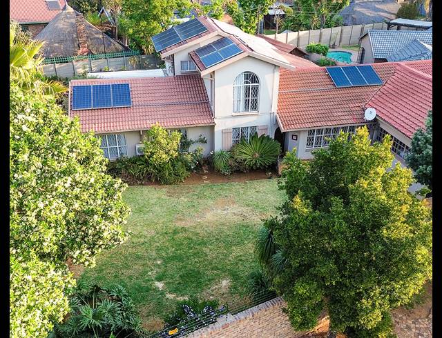 4 BEDROOM HOUSE FOR SALE IN PIERRE VAN RYNEVELD